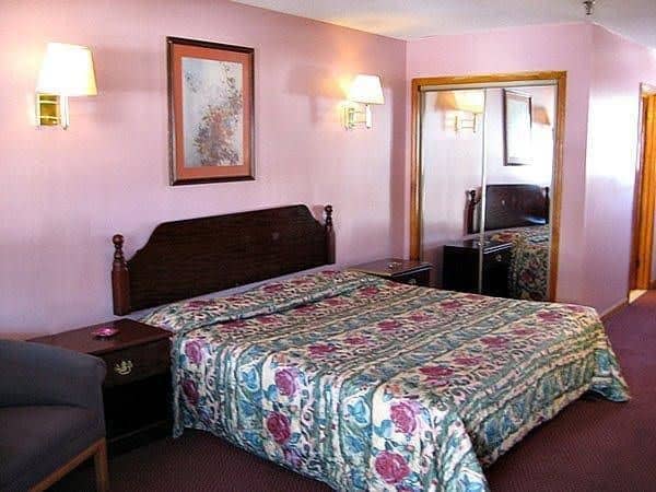 Colonial Inn and Suites Colonial Inn and Suites