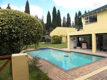 Strathavon Guest House0