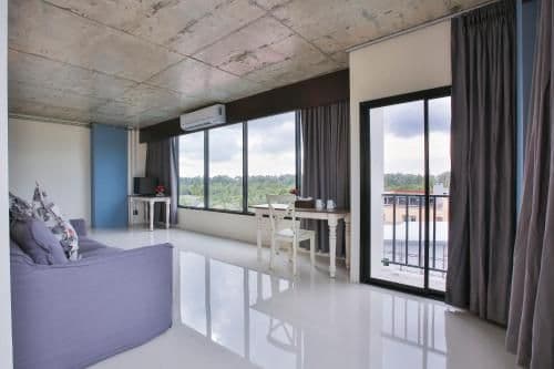 Junior Suite with Free Drop Off Transfer to The Airport