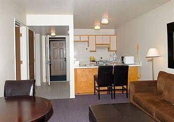 American Regency Suites American Regency Suites