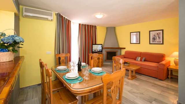 APARTMENT CAPACITY 6 TWO BEDROOMS