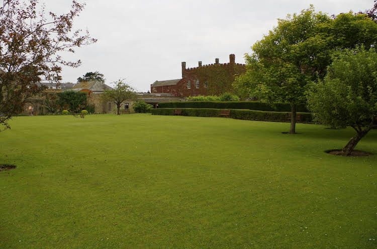 Sneaton Castle Centre4