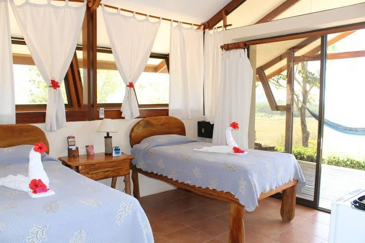 Vista Guapa Surf Camp0