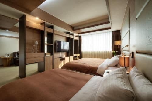 Deluxe Suite with Spa Bath