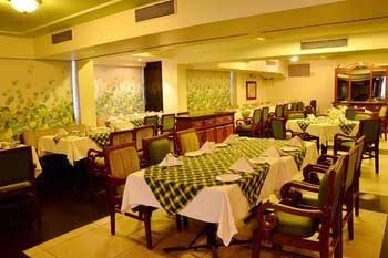 OYO Rooms Near Gokul Das Hospital0