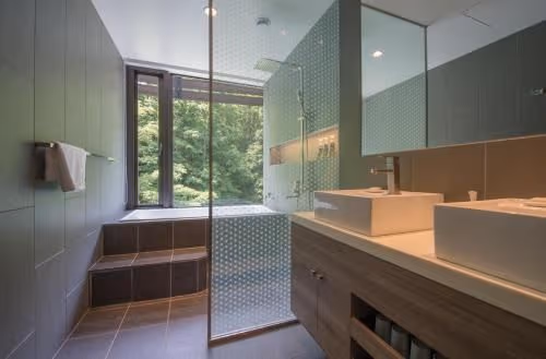 Three-Bedroom Apartment with Resort View