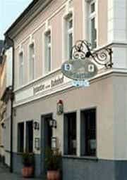 zum Bahnhof zum Bahnhof