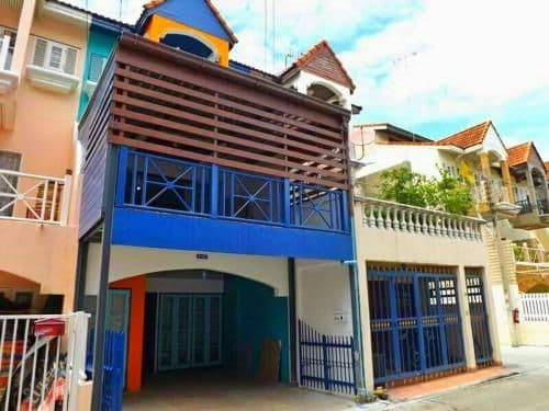 Three-Bedroom Townhouse