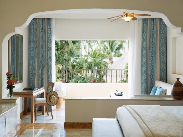 JUNIOR SUITE POOL VIEW