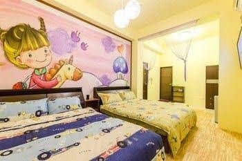 Colorful Trip B and B Colorful Trip B and B