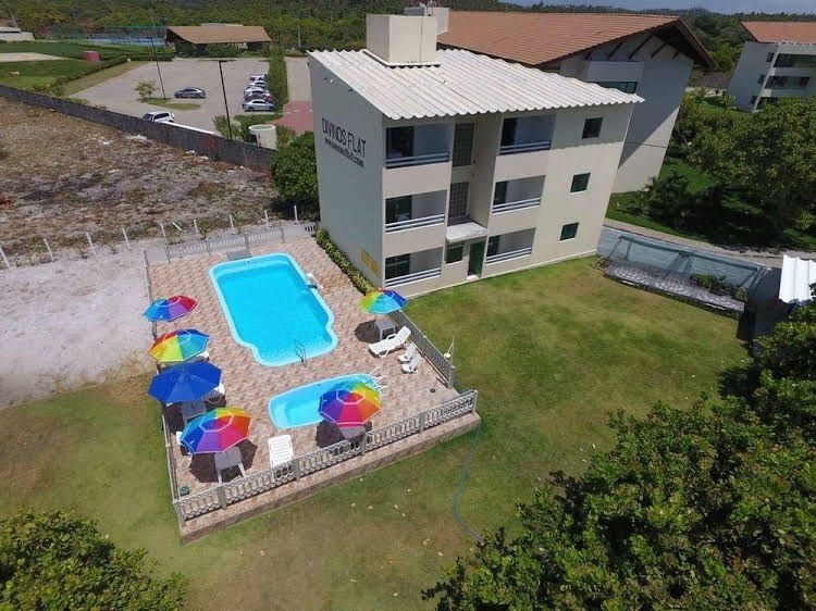 Divinos Flat0