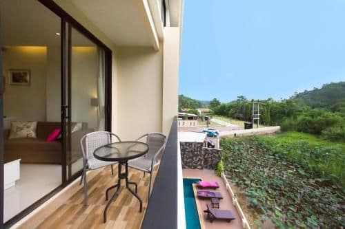 Two-Bedroom Apartment with Mountain View