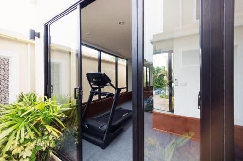 Two-Bedroom Apartment with Mountain View