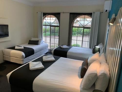 Family Room (4 Adults)