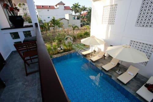 Queen Room with Pool View