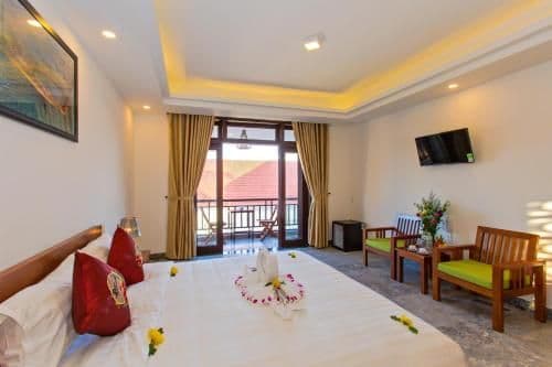 Queen Room with Pool View