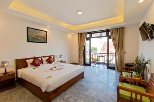 Queen Room with Pool View