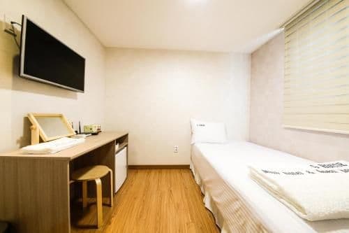 Single Room with Private Bathroom