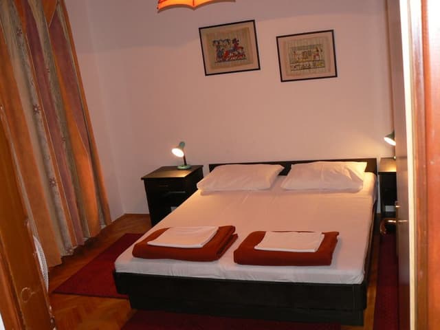 APARTMENT CAPACITY 6