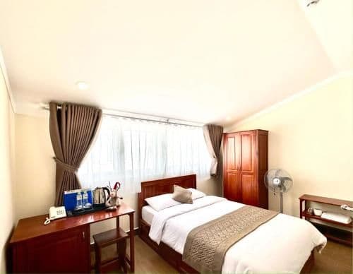 Deluxe Double Room (2 Adults + 1 Child)