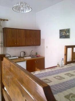 Yiannis Apartments0