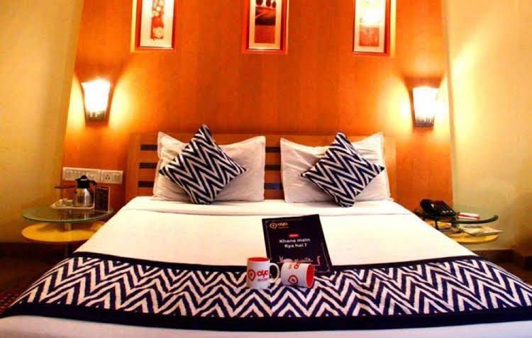 OYO Premium Begumpet0