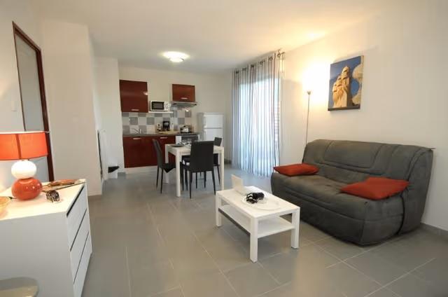 HOME CAPACITY 6 ONE BEDROOM