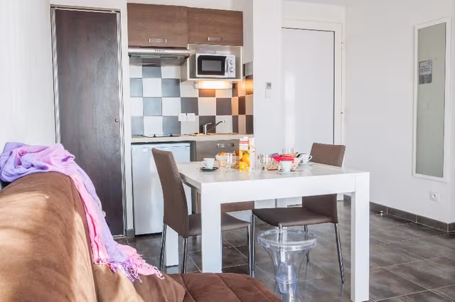 APARTMENT CAPACITY 6 TWO BEDROOMS