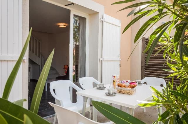 HOME CAPACITY 6 TWO BEDROOMS