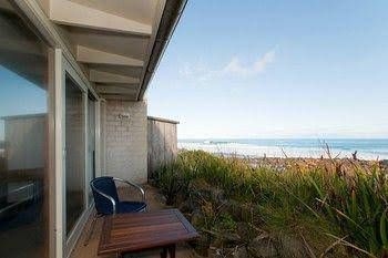 Hearns Beachside Villas0