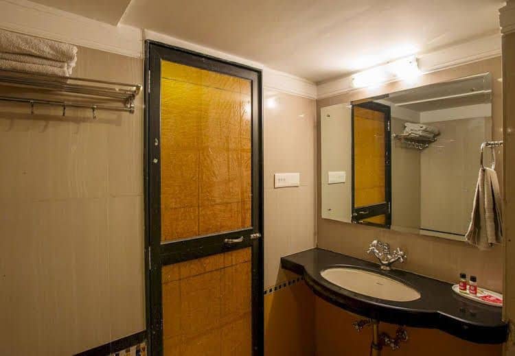 OYO Rooms Lal Kothi Shopping Center OYO Rooms Lal Kothi Shopping Center