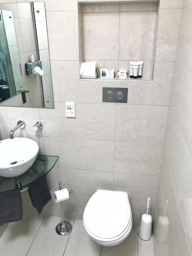 Four-Bedroom Apartment with Terrace