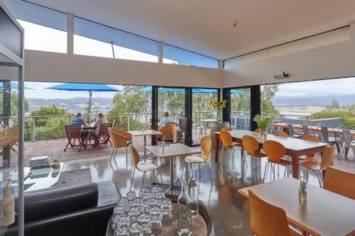Tamar River Apartments4
