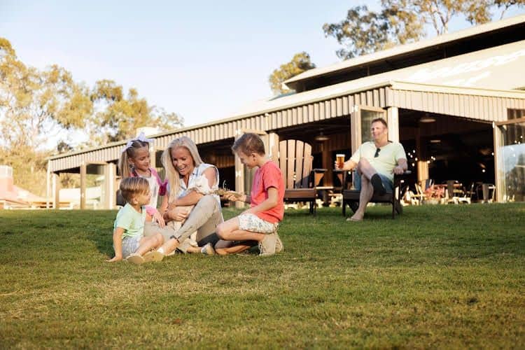 Paradise Country Farmstay Paradise Country Farmstay
