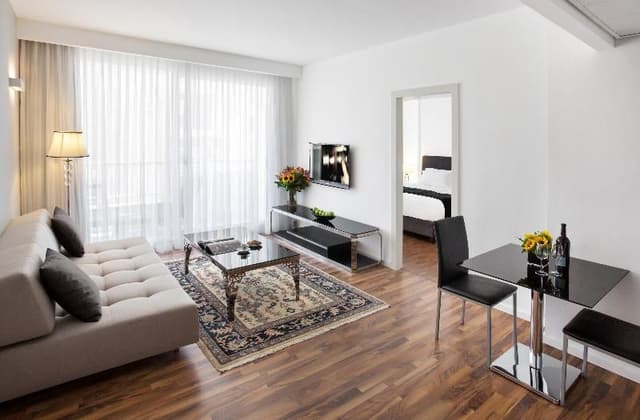 SUITE CAPACITY 4 ONE BEDROOM