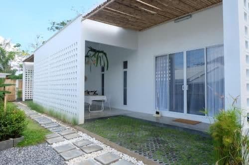 Villa with Mountain View