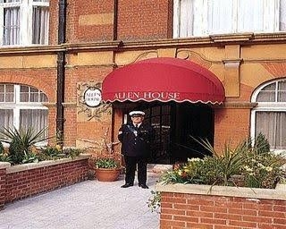 The Allen House Club0
