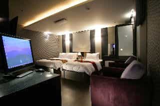 โรงแรมอี-คิวบ์ โรงแรมอี-คิวบ์
