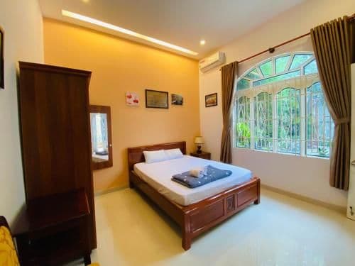 Villa with Garden View
