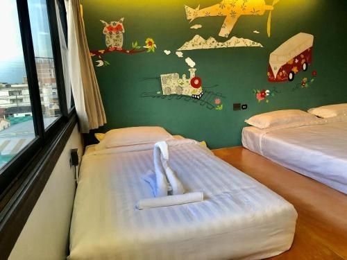 เดอะ เนบอร์ ฮูต โฮสเทล แอนด์ คาเฟ่ (The neighbor hoot hostel & cafe)2
