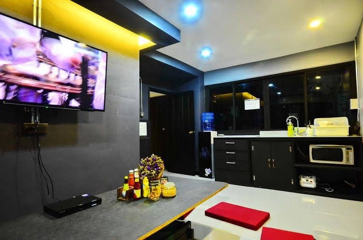 เดอะ เนบอร์ ฮูต โฮสเทล แอนด์ คาเฟ่ (The neighbor hoot hostel & cafe)1