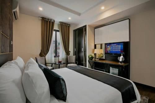 Deluxe Double or Twin Room with City View