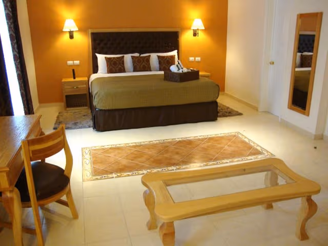 SUITE CAPACITY 2