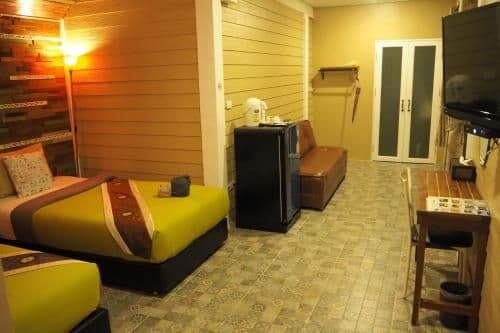 Twin Room with Shower