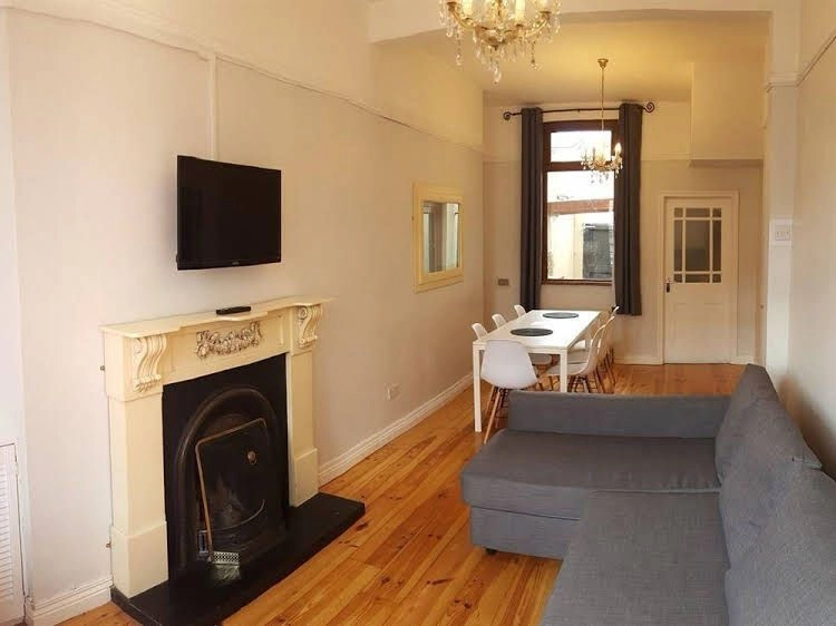 Shaftesbury Avenue Townhouse0