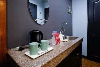 ZEN Rooms Basic Quirino Station ZEN Rooms Basic Quirino Station
