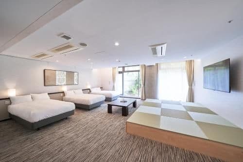 Deluxe Family Room