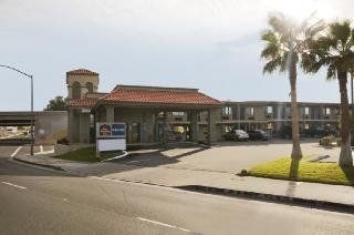 Best Western Plus Desert Villa Inn0