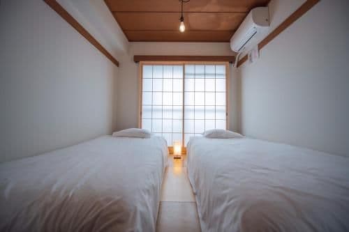 Standard Twin Room with Shared Bathroom and Toilet