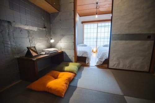 Standard Twin Room with Shared Bathroom and Toilet